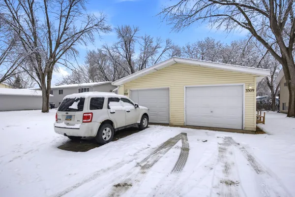 $280,000 | 3307-3309 2nd Street North, Fargo, ND 58102