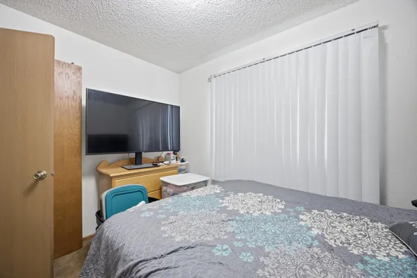 $280,000 | 3307-3309 2nd Street North, Fargo, ND 58102