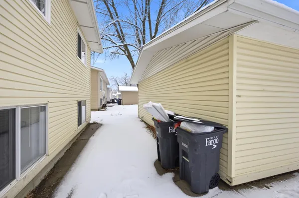 $280,000 | 3307-3309 2nd Street North, Fargo, ND 58102