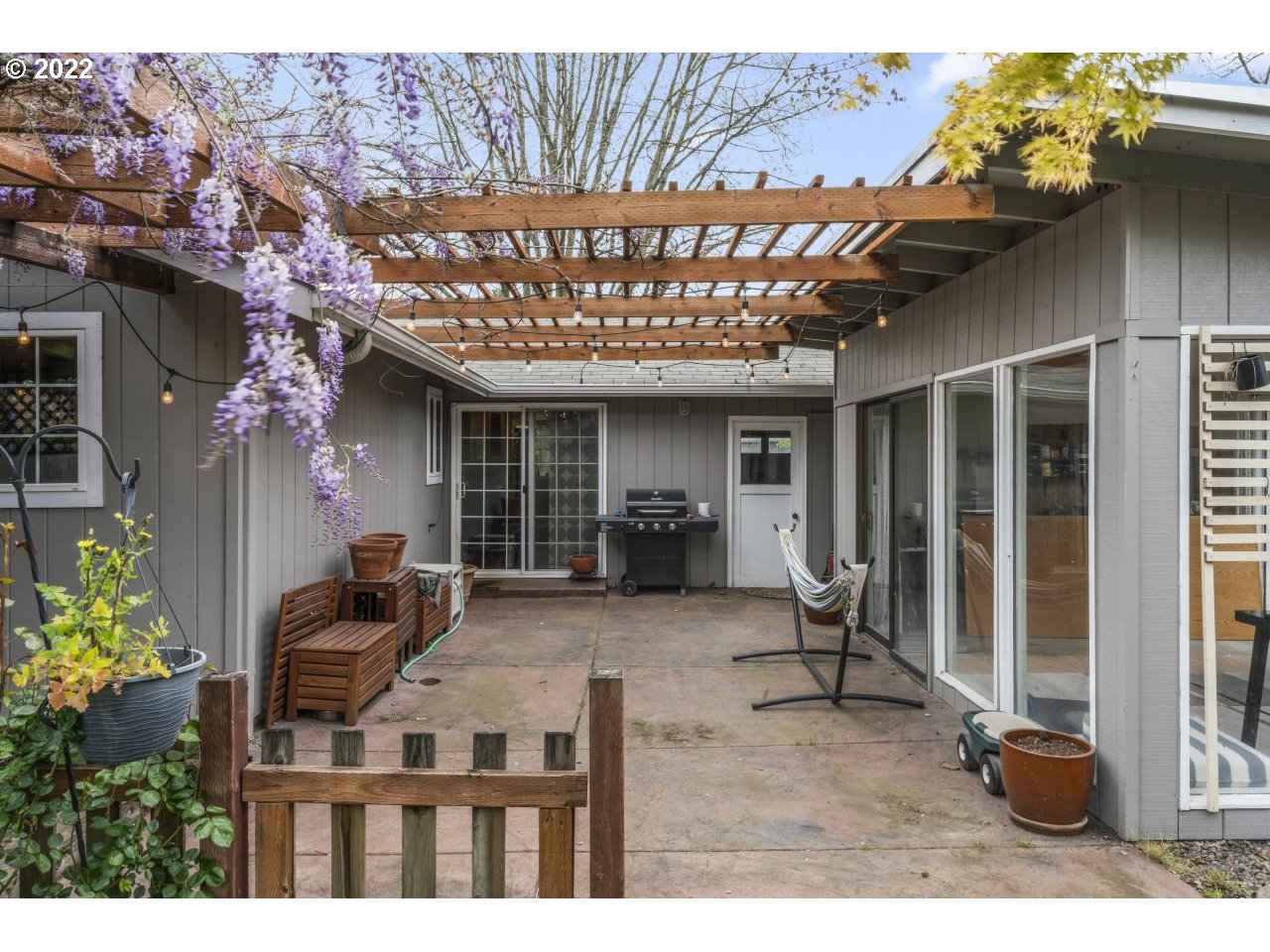 482 Panda Loop Eugene, OR 97401 - Photo 18 of 24 Gallery Image 18