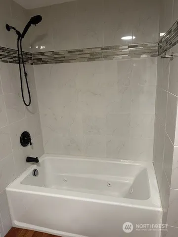 $3,400 | 4001 Southwest 328th Street, Federal Way, WA 98023