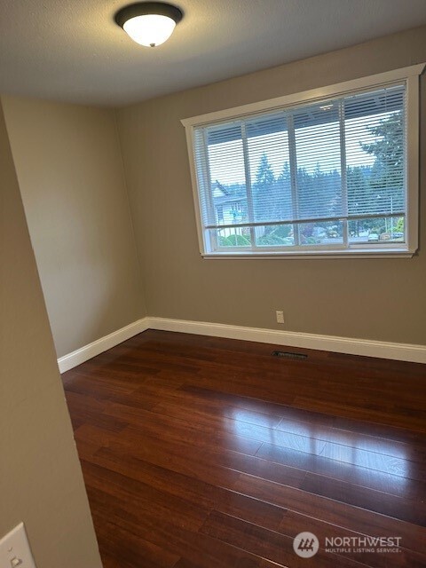 4001 Southwest 328th Street Federal Way, WA 98023 - Photo 5 of 17