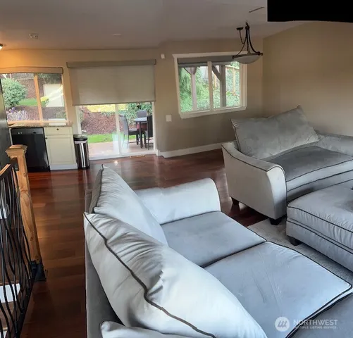 $3,400 | 4001 Southwest 328th Street, Federal Way, WA 98023