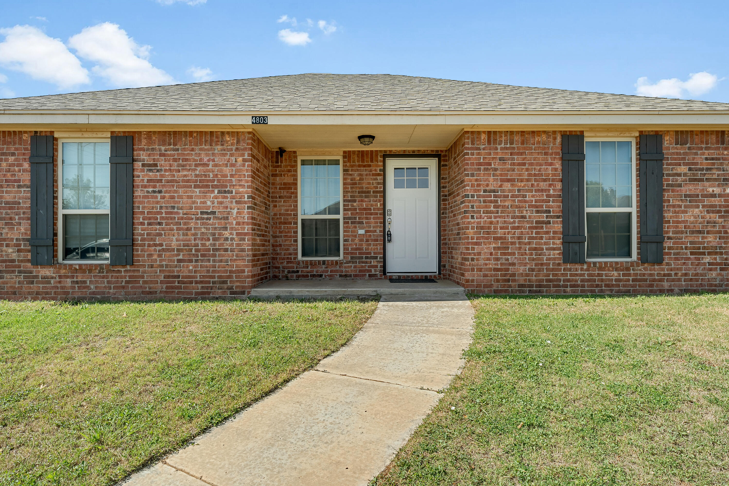 4803 Fordham Street Lubbock, TX 79416 - Photo 2 of 26 DSC03639