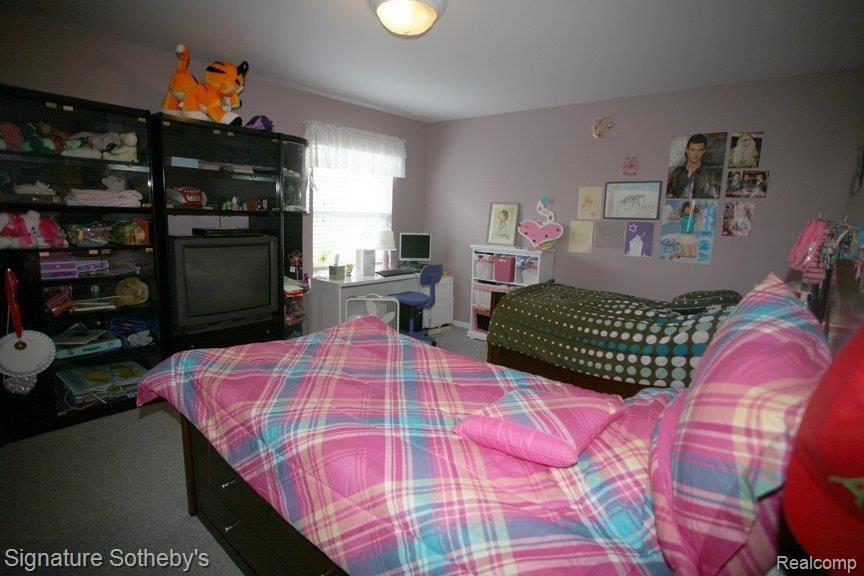 6577 Summit Ridge Court, Unit 48 Clarkston, MI 48346 - Photo 14 of 20 Bedroom