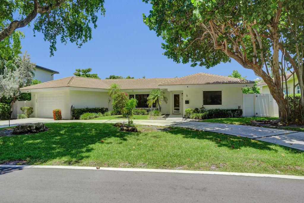 5 Gatehouse Road Sea Ranch Lakes, FL 33308 - Photo 1 of 82 DSC00898