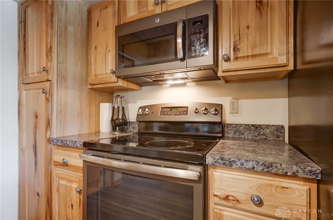 2439 Hemphill Road Kettering, OH 45440 - Photo 16 of 60 Gallery Image 16