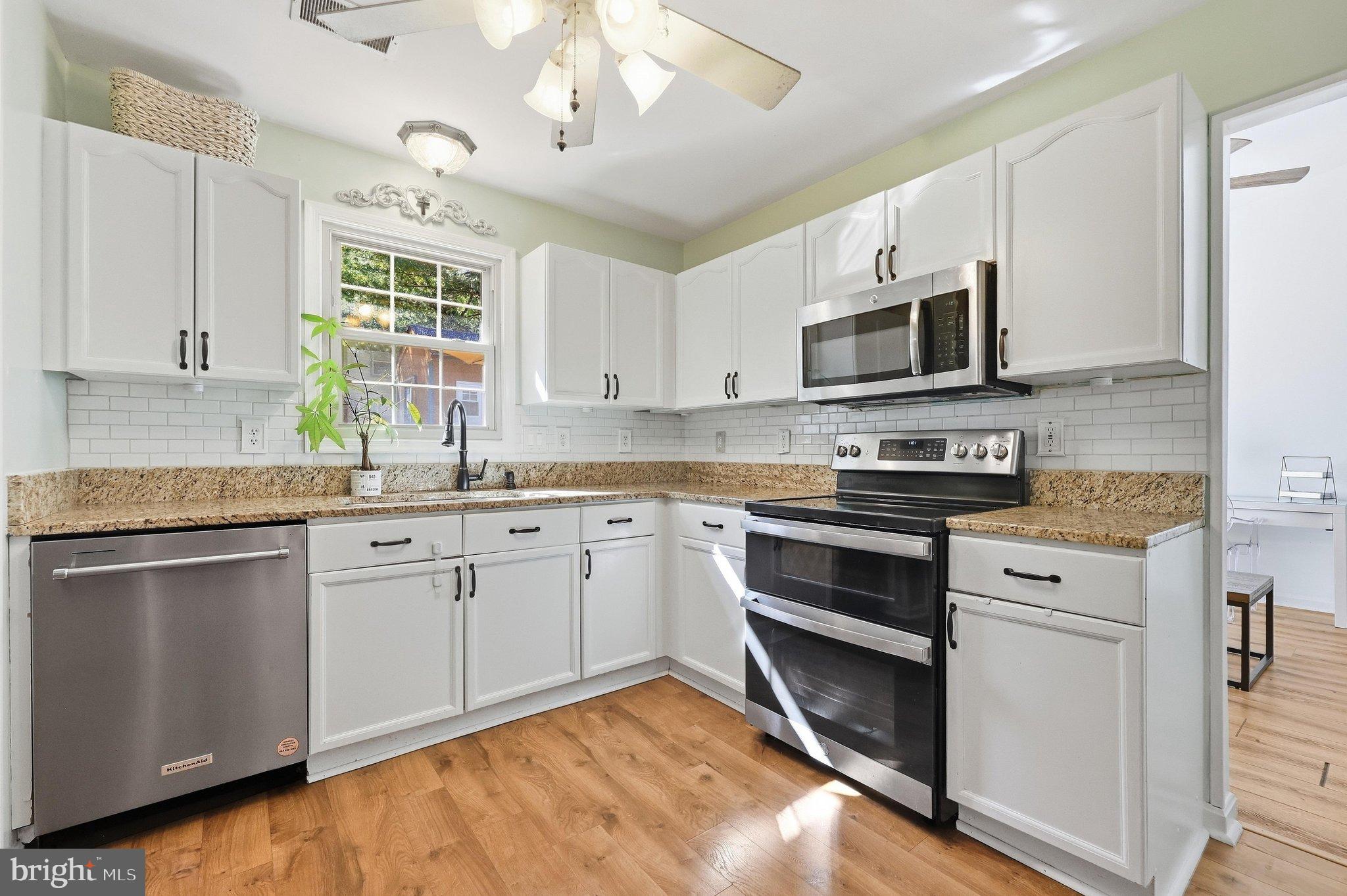 6715 Hemlock Point Road New Market, MD 21774 - Photo 13 of 71 Kitchen