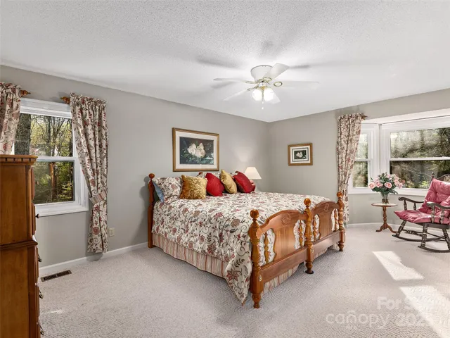 $575,000 | 525 Maren Court, Hendersonville, NC 28739