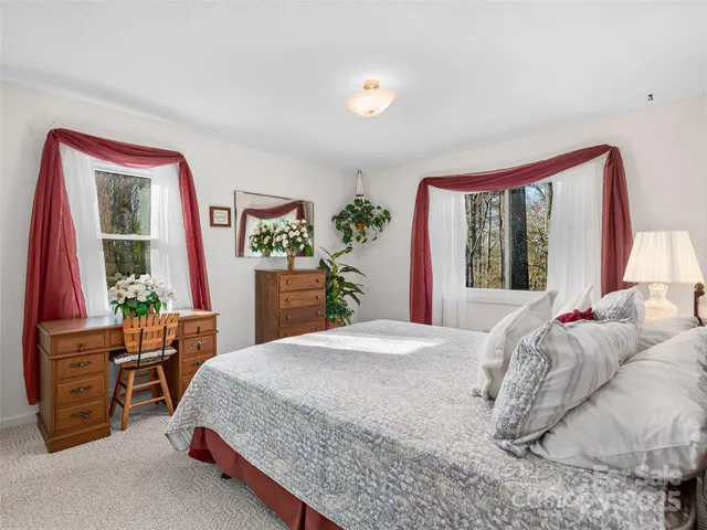 $575,000 | 525 Maren Court, Hendersonville, NC 28739