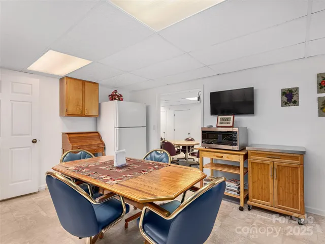 $575,000 | 525 Maren Court, Hendersonville, NC 28739