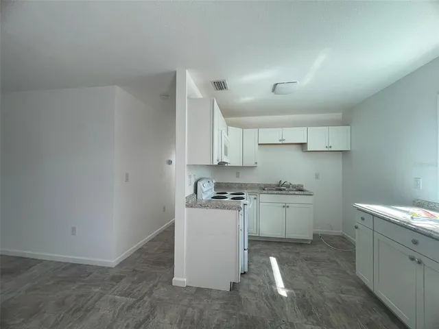 $1,800 | 525 East Helen Avenue, Punta Gorda, FL 33950