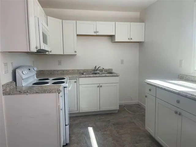 $1,800 | 525 East Helen Avenue, Punta Gorda, FL 33950