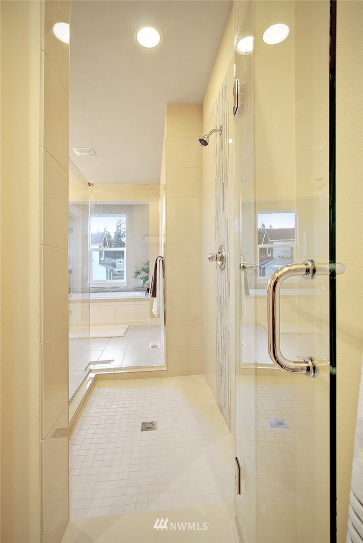 10832 Northeast 190th Place Bothell, WA 98011 - Photo 17 of 20 Gallery Image 17