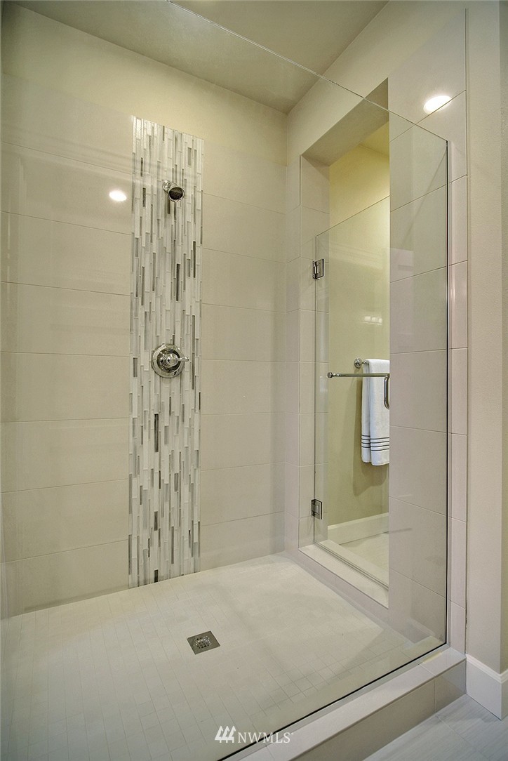 10832 Northeast 190th Place Bothell, WA 98011 - Photo 18 of 20 Gallery Image 18