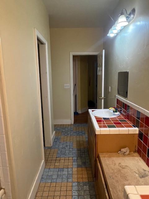 9537 Wamble Road Oakdale, CA 95361 - Photo 24 of 29 a room with a table and a mirror