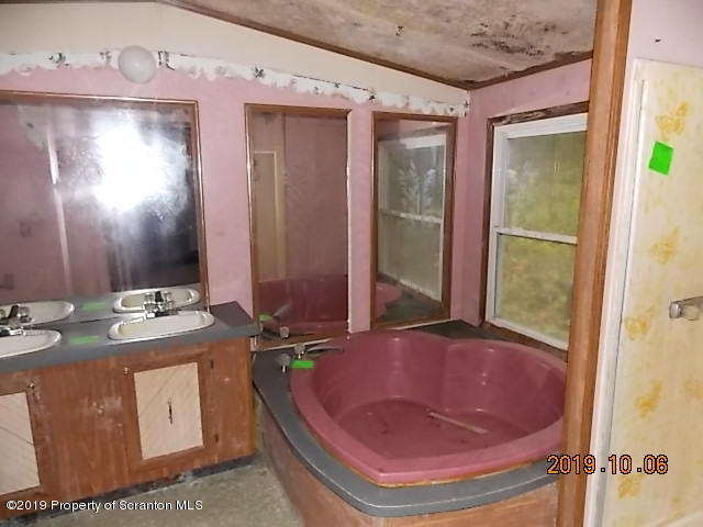 579 Barton Road Thompson, PA 18465 - Photo 8 of 16 Gallery Image 8