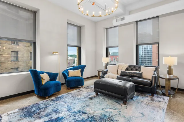 $300,000 | 350 St Peter Street, Unit 701, St. Paul, MN 55102