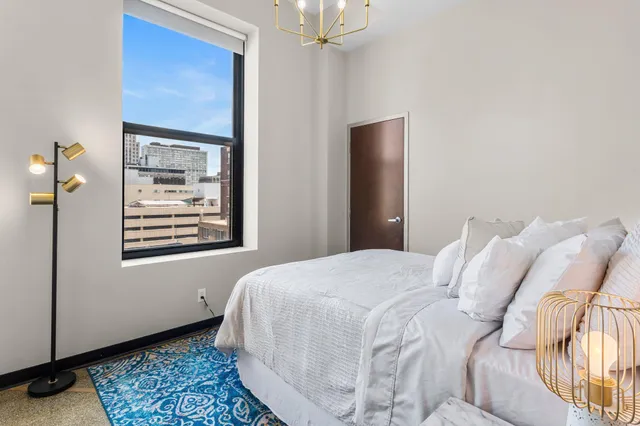 $300,000 | 350 St Peter Street, Unit 701, St. Paul, MN 55102