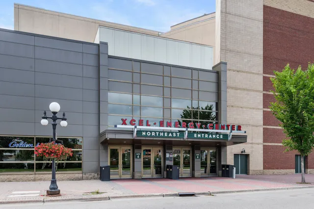 $300,000 | 350 St Peter Street, Unit 701, St. Paul, MN 55102