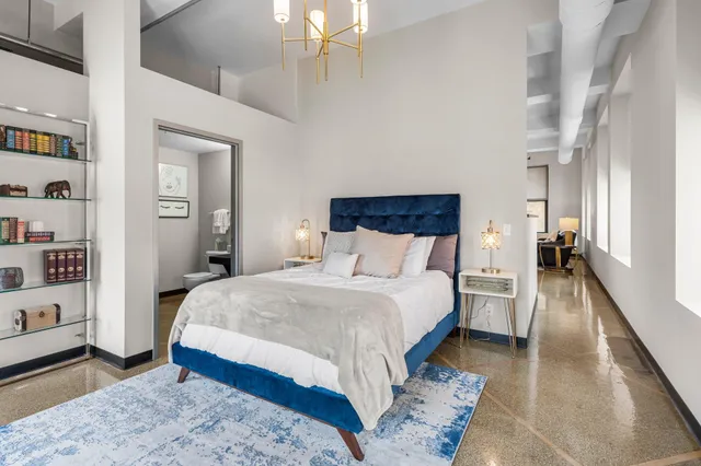 $300,000 | 350 St Peter Street, Unit 701, St. Paul, MN 55102