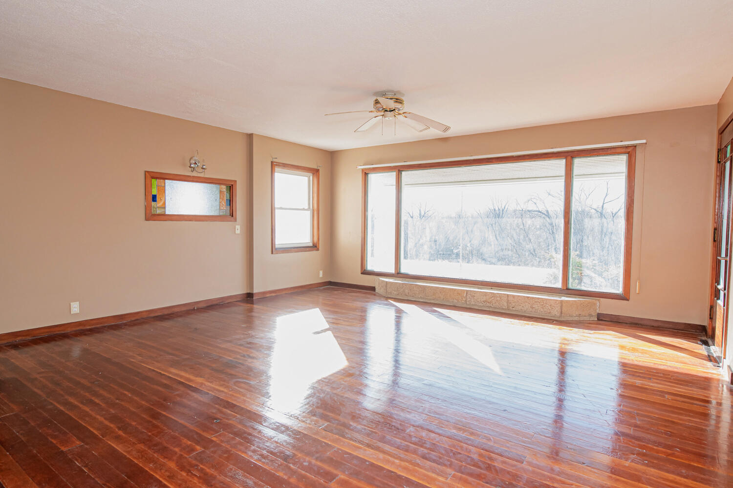 W508 Spur Lane Buffalo, WI 54629 - Photo 10 of 29 10 living room