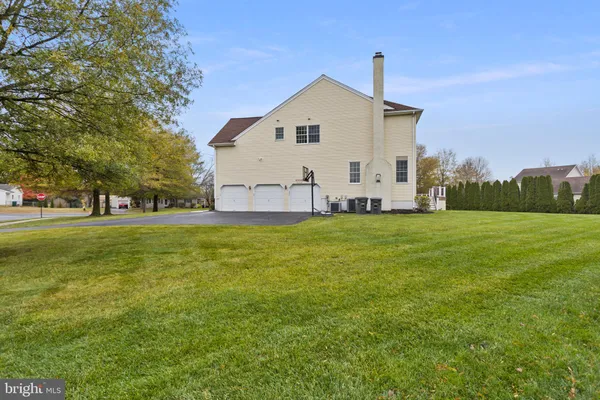 $1,100,000 | 2 Thorn Lane, Chesterfield, NJ 08515