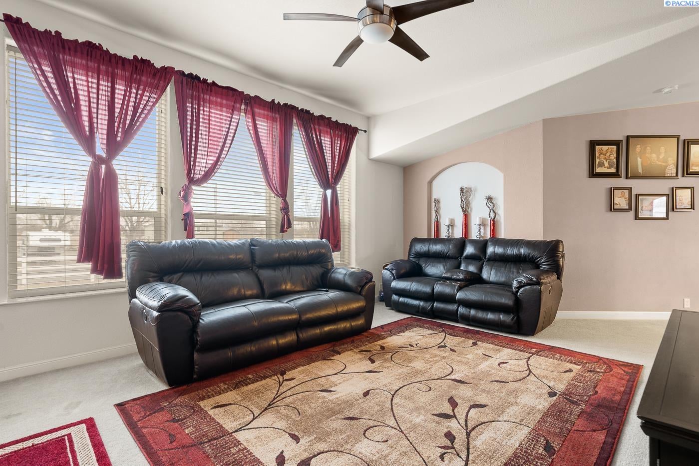 212005 East Cochran Road Kennewick, WA 99337 - Photo 11 of 30 Gallery Image 11