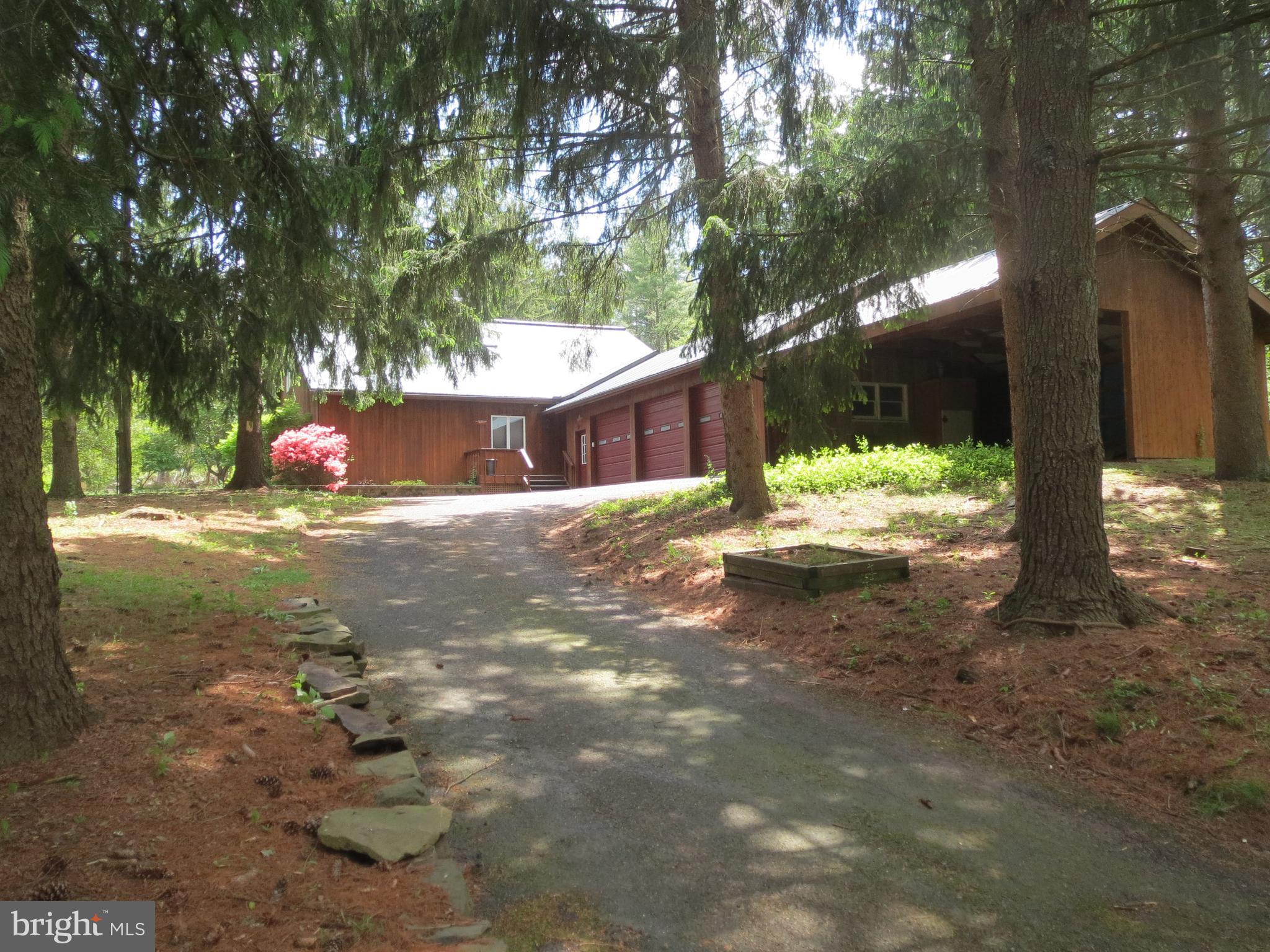 1140 Walters Road Pennsburg, PA 18073 - Photo 1 of 31 Gallery Image 1
