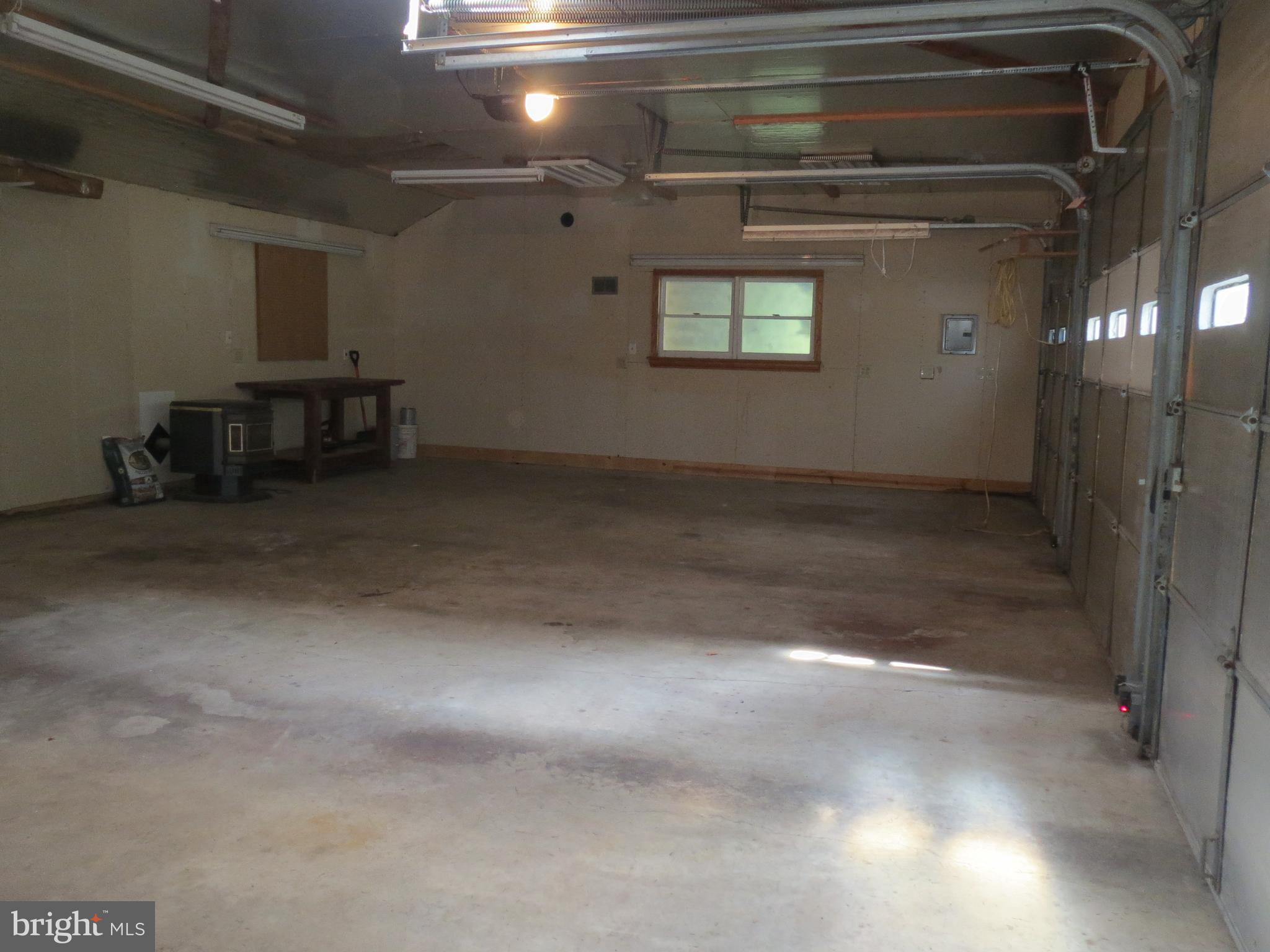 1140 Walters Road Pennsburg, PA 18073 - Photo 27 of 31 Gallery Image 27