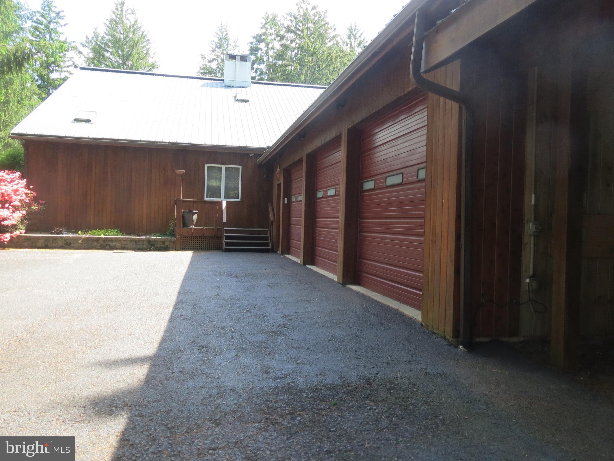 1140 Walters Road Pennsburg, PA 18073 - Photo 30 of 31 Gallery Image 30