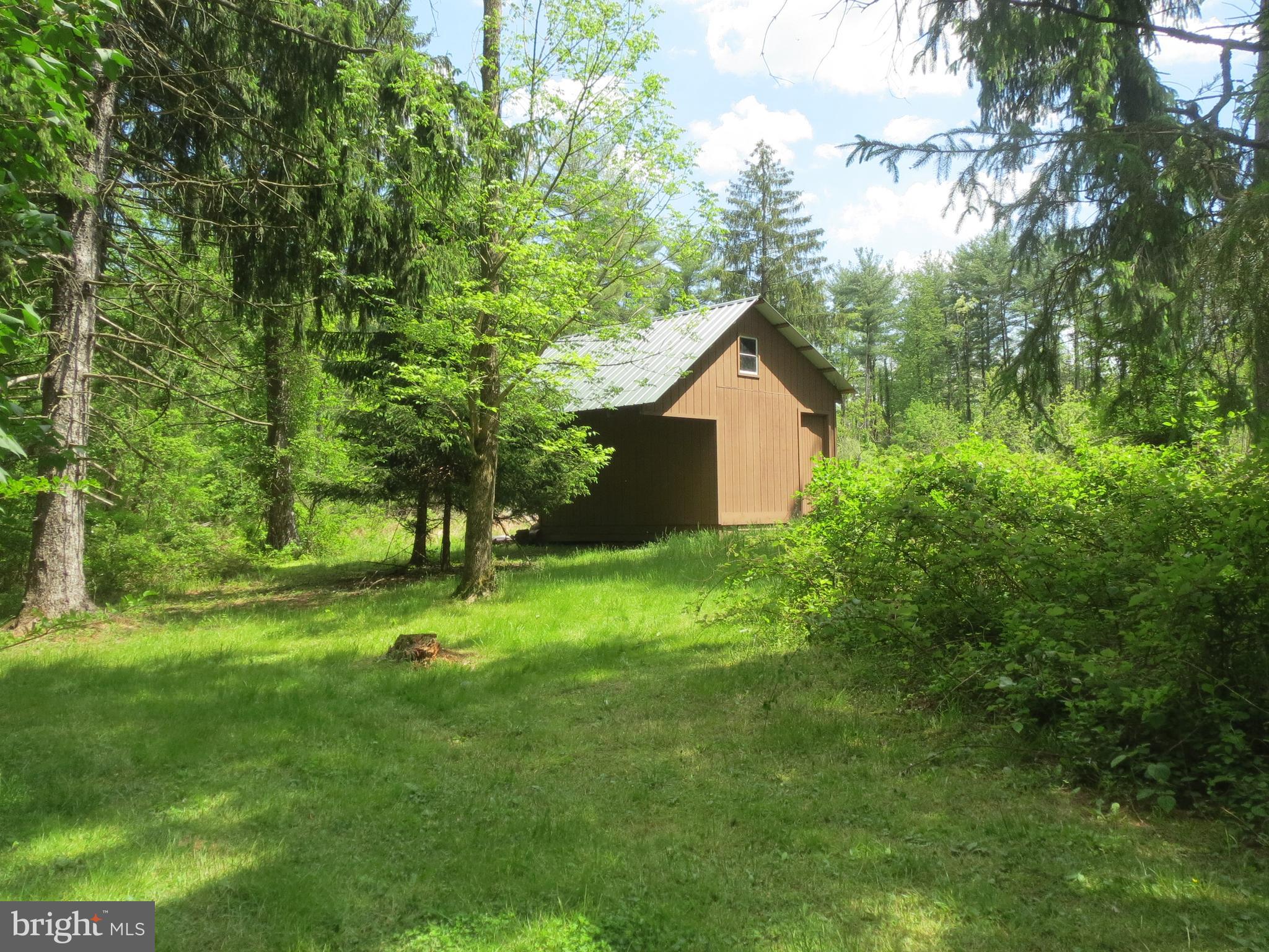 1140 Walters Road Pennsburg, PA 18073 - Photo 4 of 31 Gallery Image 4