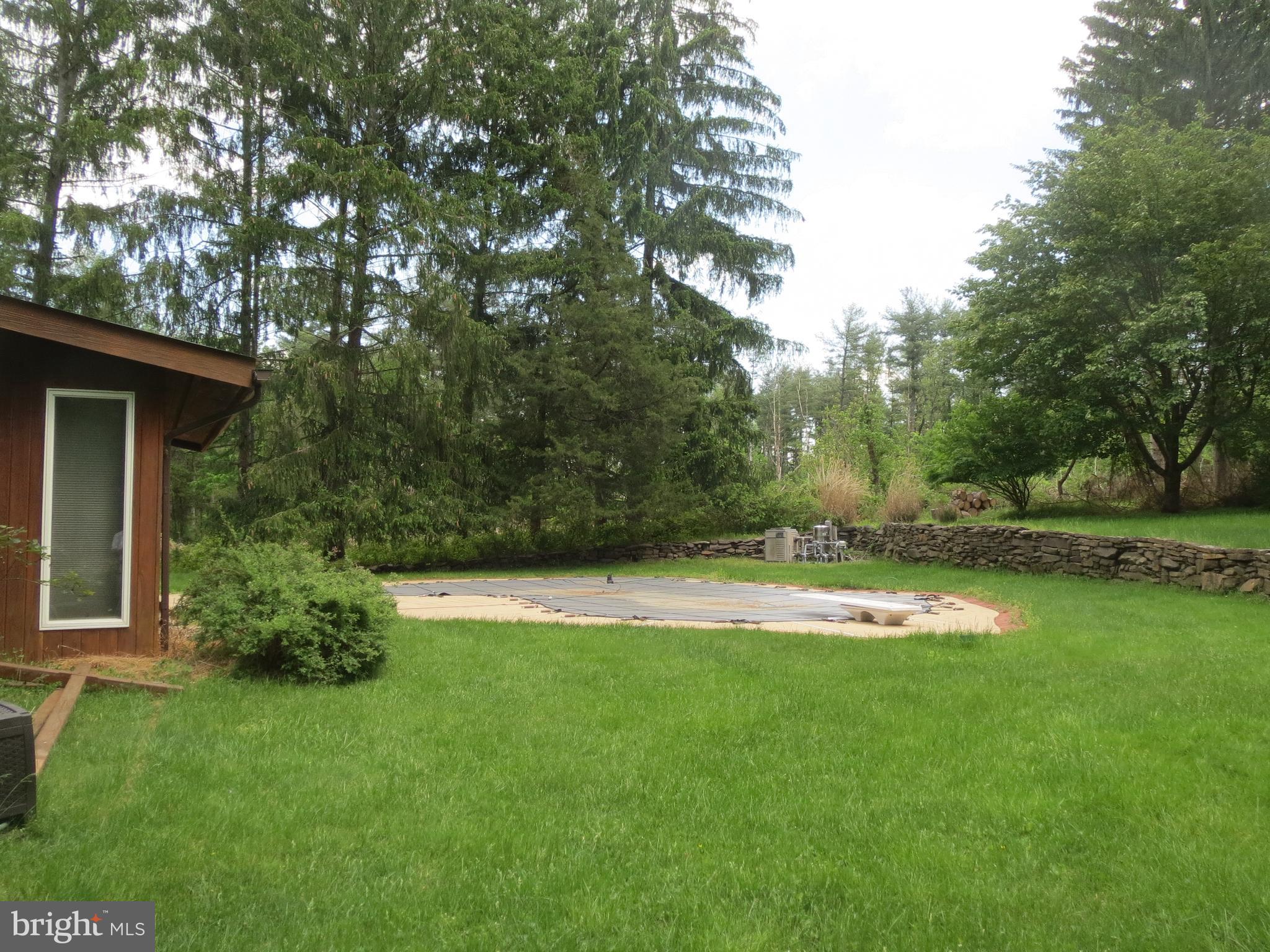 1140 Walters Road Pennsburg, PA 18073 - Photo 9 of 31 Gallery Image 9