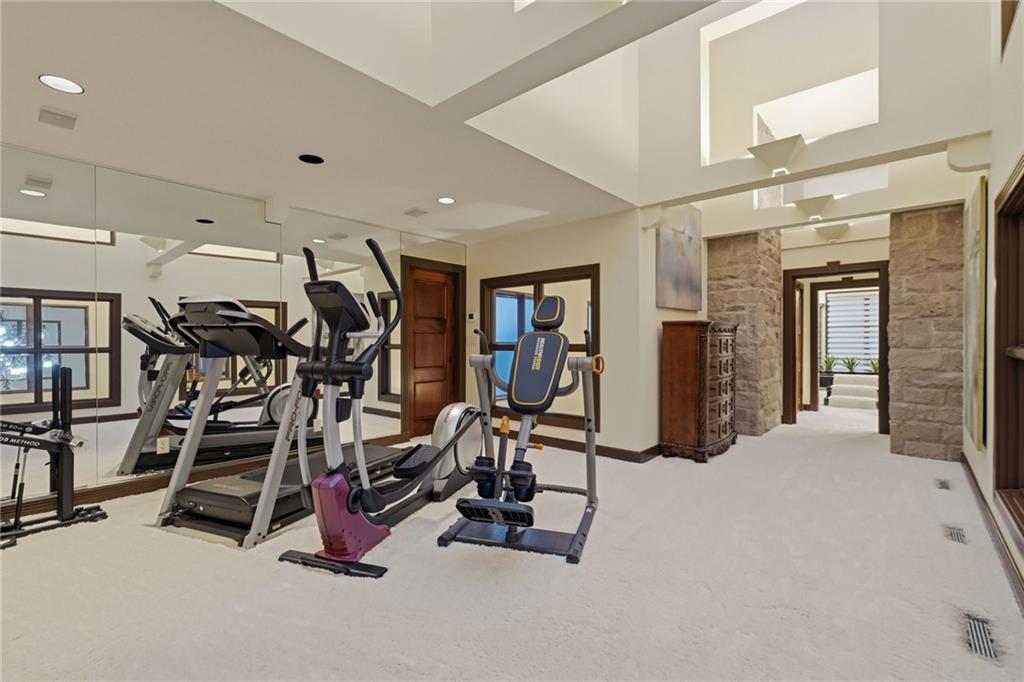 514 Justabout Road Venetia, PA 15367 - Photo 37 of 50 a view of a room with gym equipment