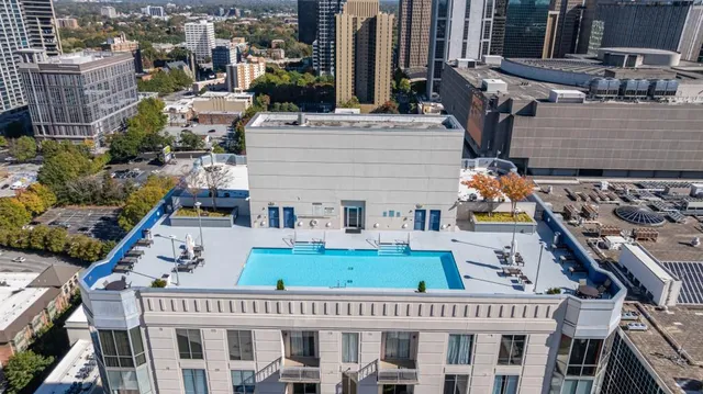 a picture of table and chairs