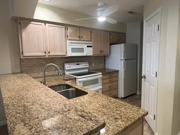 $1,550 | 4622 Greenbriar Drive, Unit G13, Little River, SC 29566