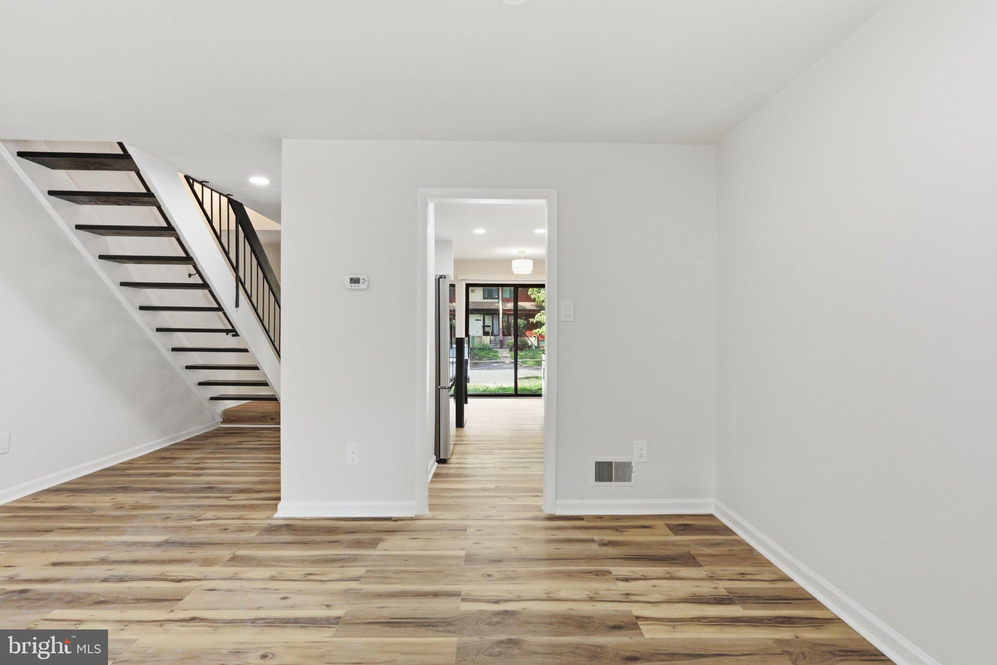 2292 White Cornus Lane Reston, VA 20191 - Photo 12 of 33 Gallery Image 12