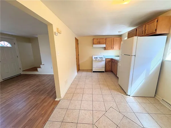 $995 | 448 Brierly Lane, Unit 422, West Mifflin, PA 15122