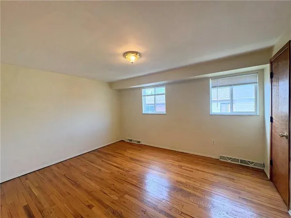 $995 | 448 Brierly Lane, Unit 422, West Mifflin, PA 15122