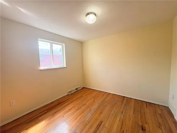 $995 | 448 Brierly Lane, Unit 422, West Mifflin, PA 15122