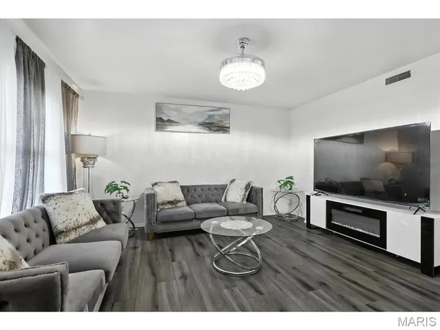 $155,000 | 1908 Union Road, St. Louis, MO 63125