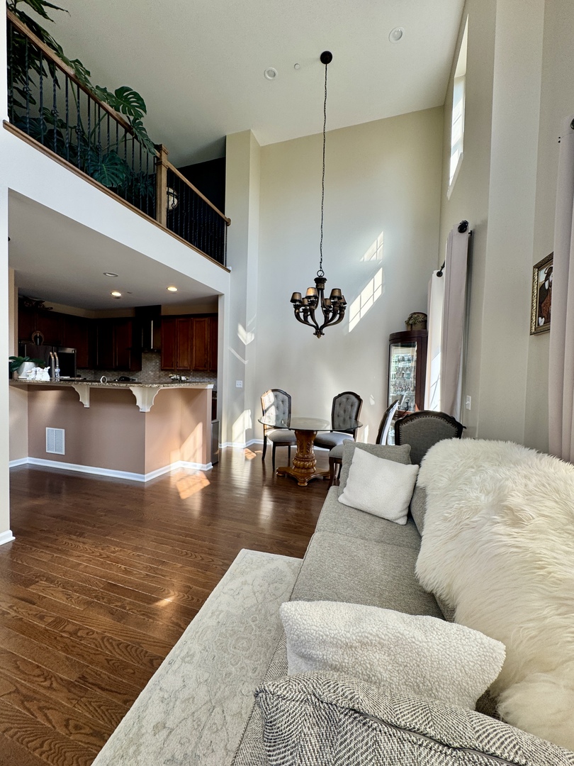 11 East Willow Road Wheeling, IL 60090 - Photo 5 of 27