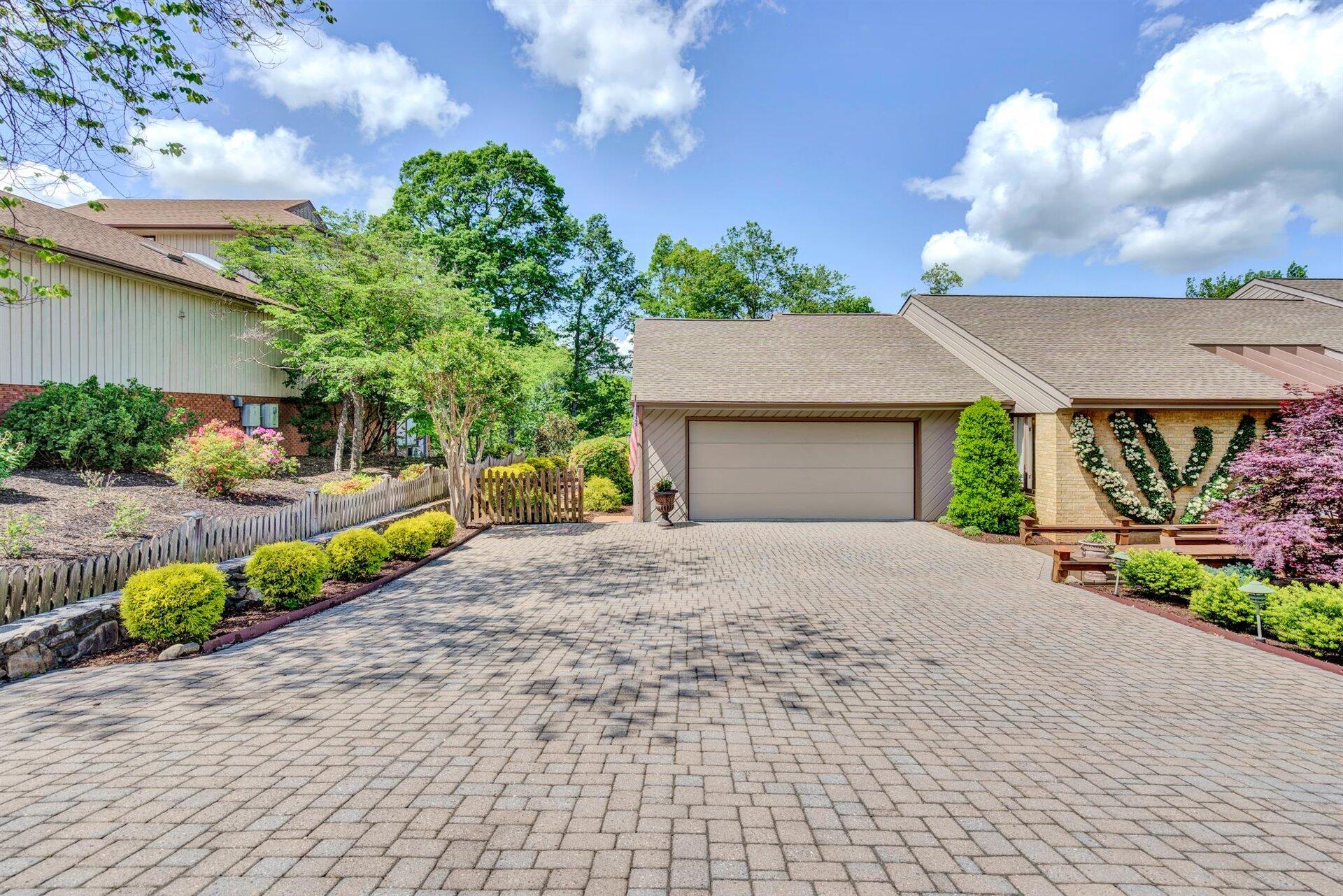 2635 Turnberry Road Salem, VA 24153 - Photo 3 of 67 02-050720210002