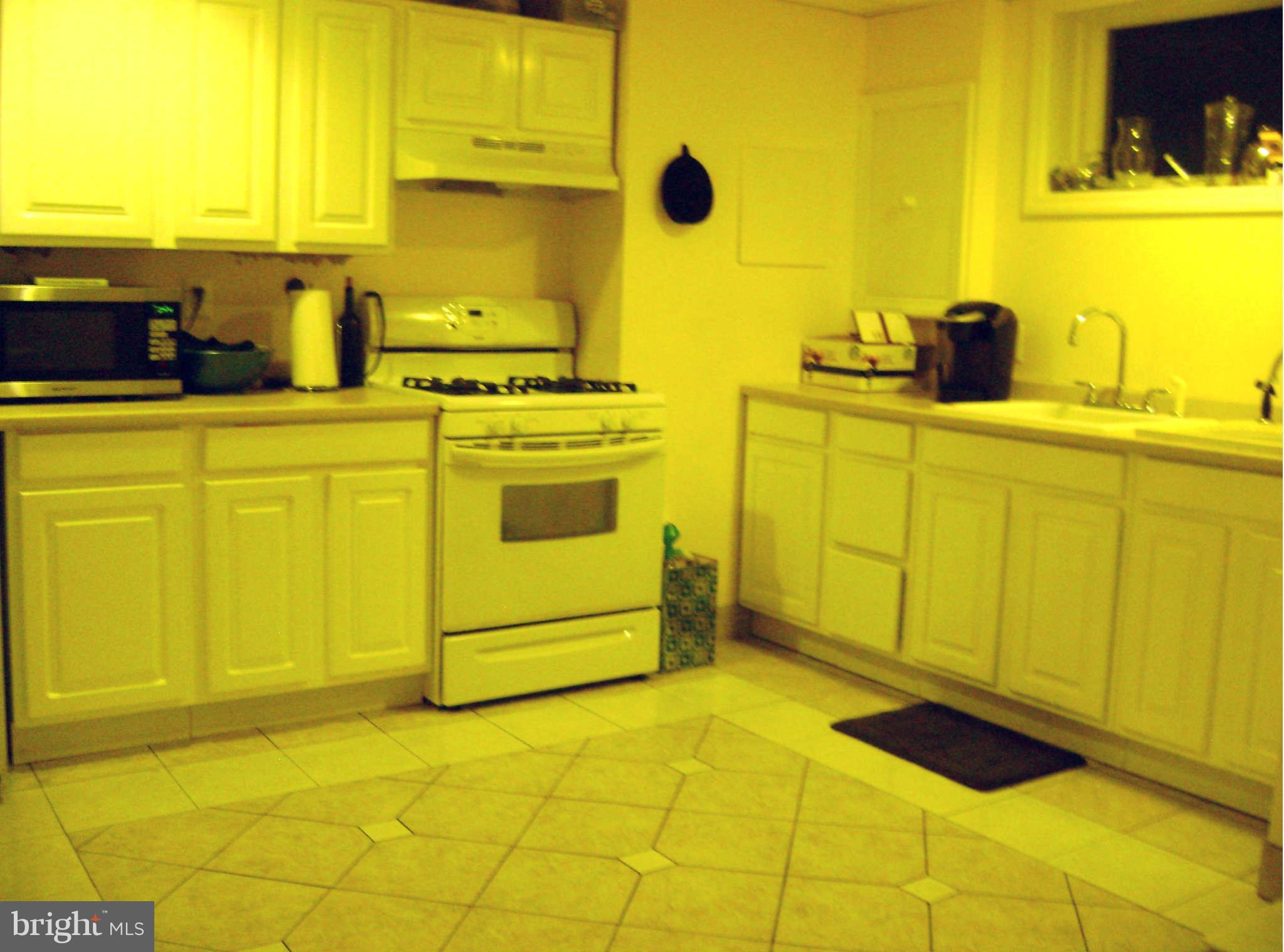 10915 Lombardy Road Silver Spring, MD 20901 - Photo 15 of 17 Kitchen
