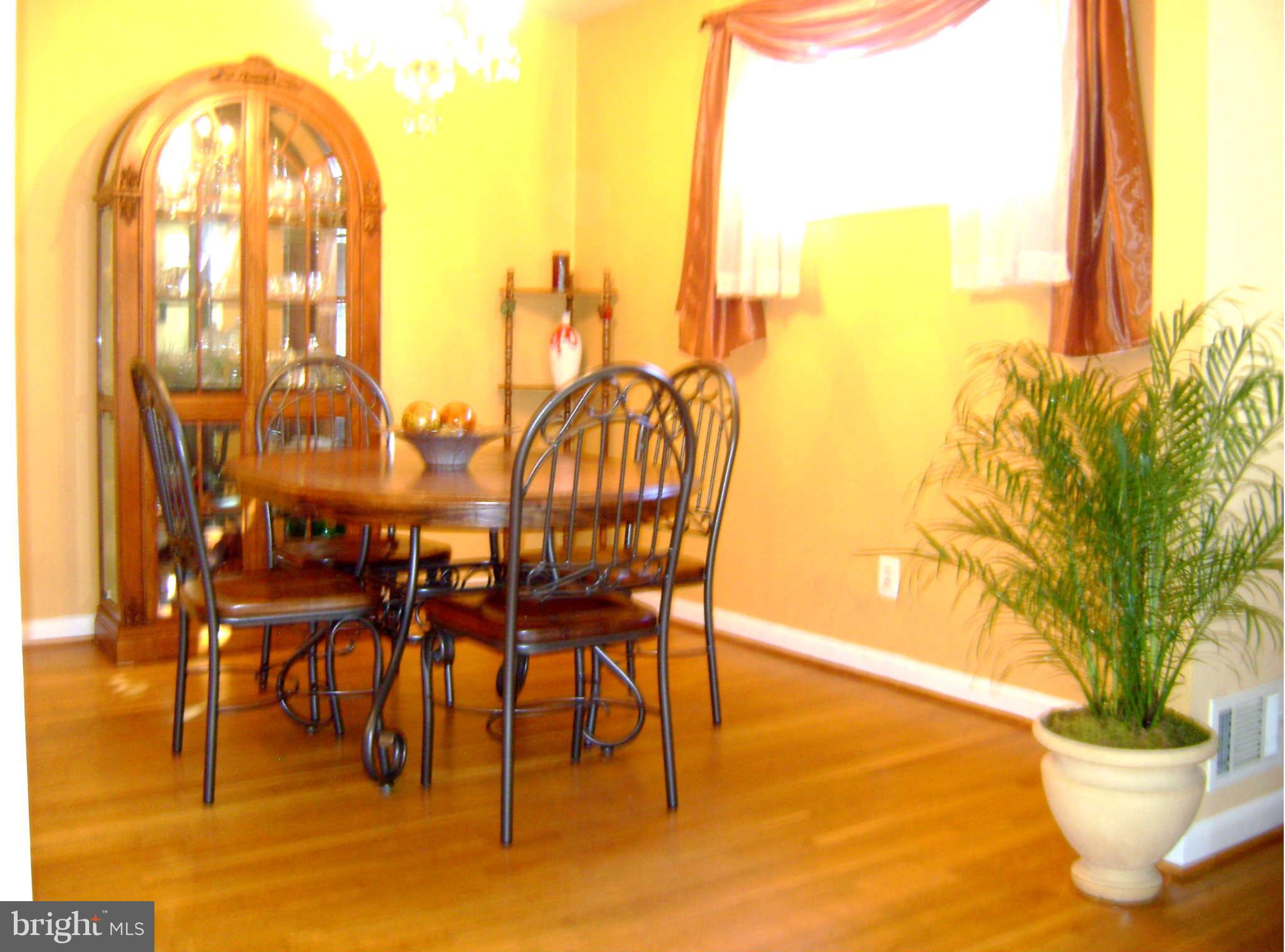10915 Lombardy Road Silver Spring, MD 20901 - Photo 4 of 17 Dining Room