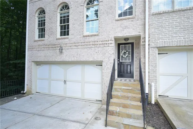 a view of a entryway of the house