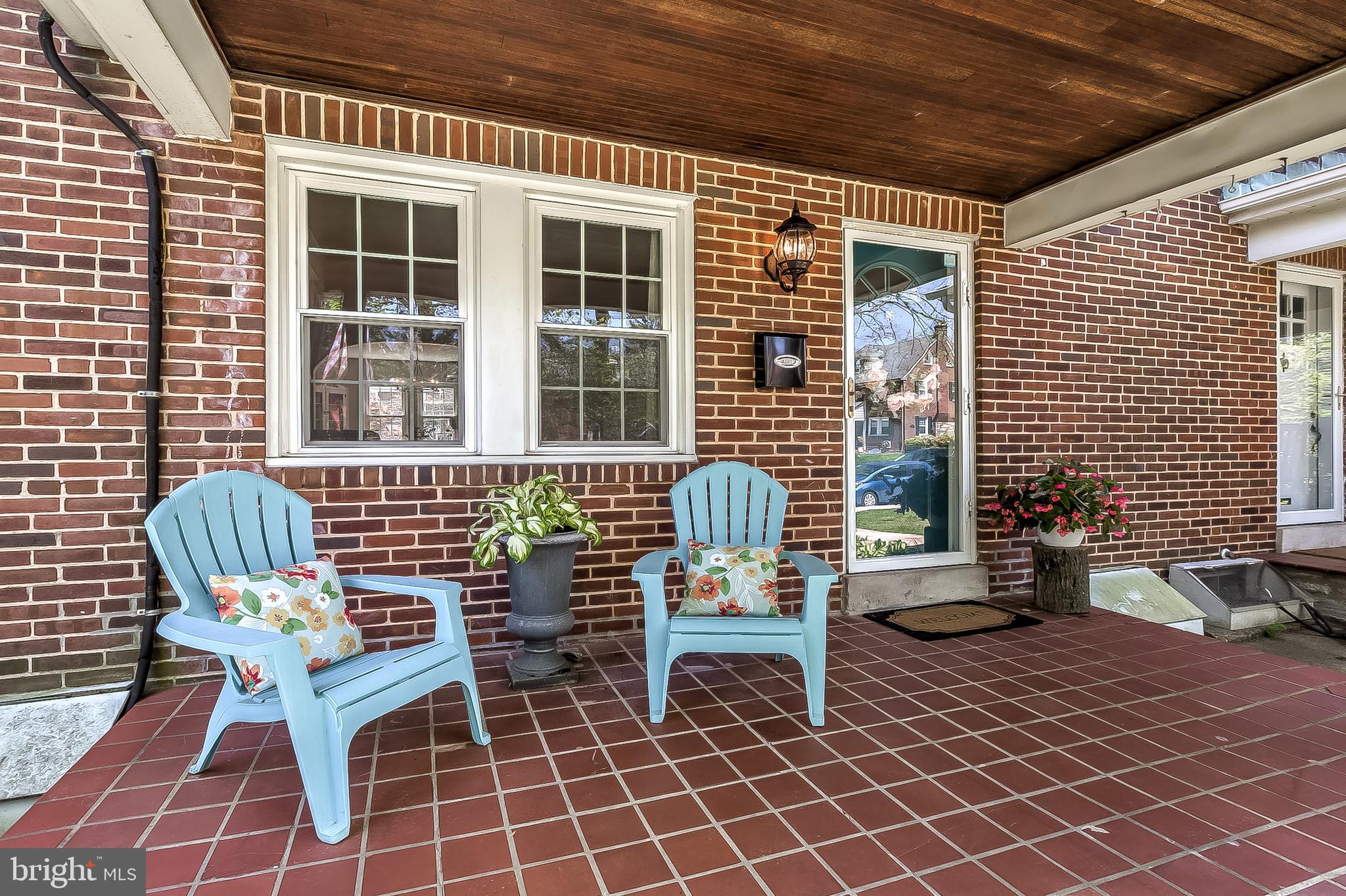 317 Dunkirk Road Baltimore, MD 21212 - Photo 3 of 40 There is nothing like a covered front porch!