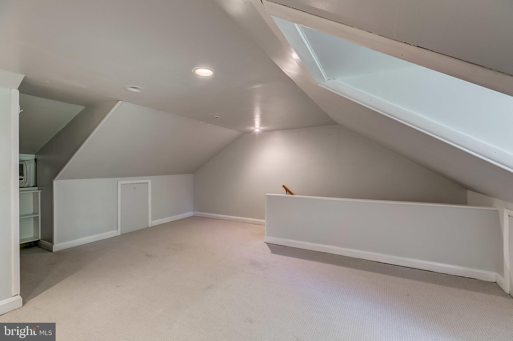 317 Dunkirk Road Baltimore, MD 21212 - Photo 24 of 40 4th bedroom is carpeted w cedar closet.