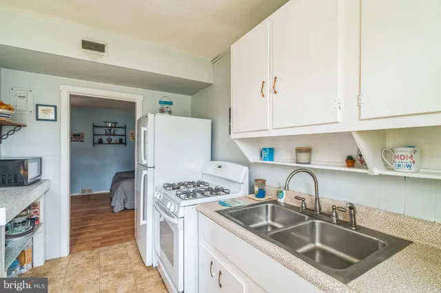 $139,500 | 464 Andrews Avenue, Glenolden, PA 19036