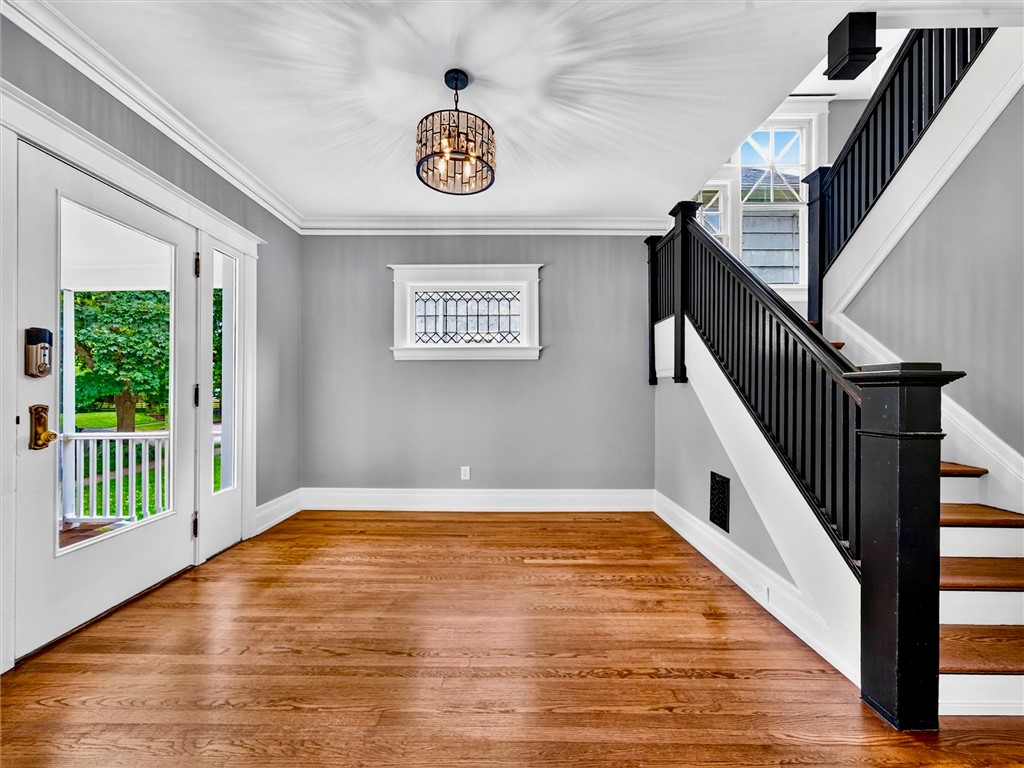 132 Mulberry Street Rochester, NY 14620 - Photo 12 of 50 Foyer